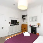 Modern Southville Apartment 5 Min Walk To Centre
